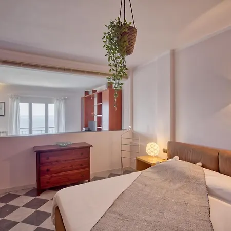 Polanesi Sea View Apartment Sori